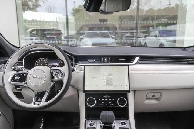2025 Jaguar F-Pace R-Dynamic S 2