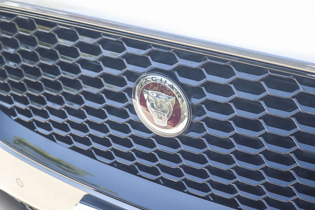 Thumbnail: 2020 Jaguar E-Pace - 22
