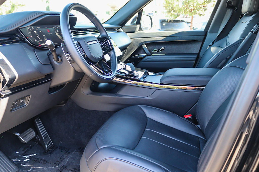 Thumbnail: 2025 Land Rover Range Rover Sport - 10