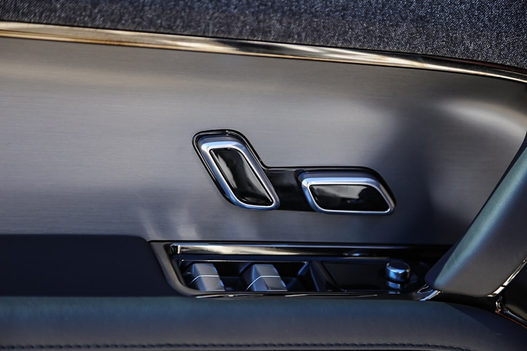 Thumbnail: 2025 Land Rover Range Rover Sport - 23