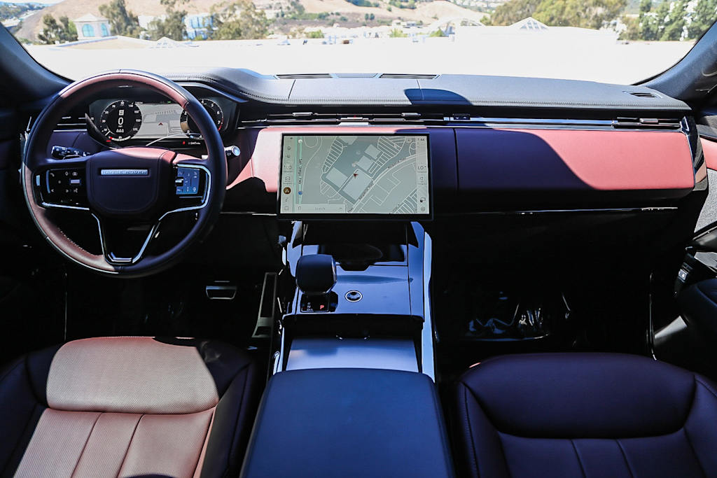 Thumbnail: 2025 Land Rover Range Rover Sport - 2