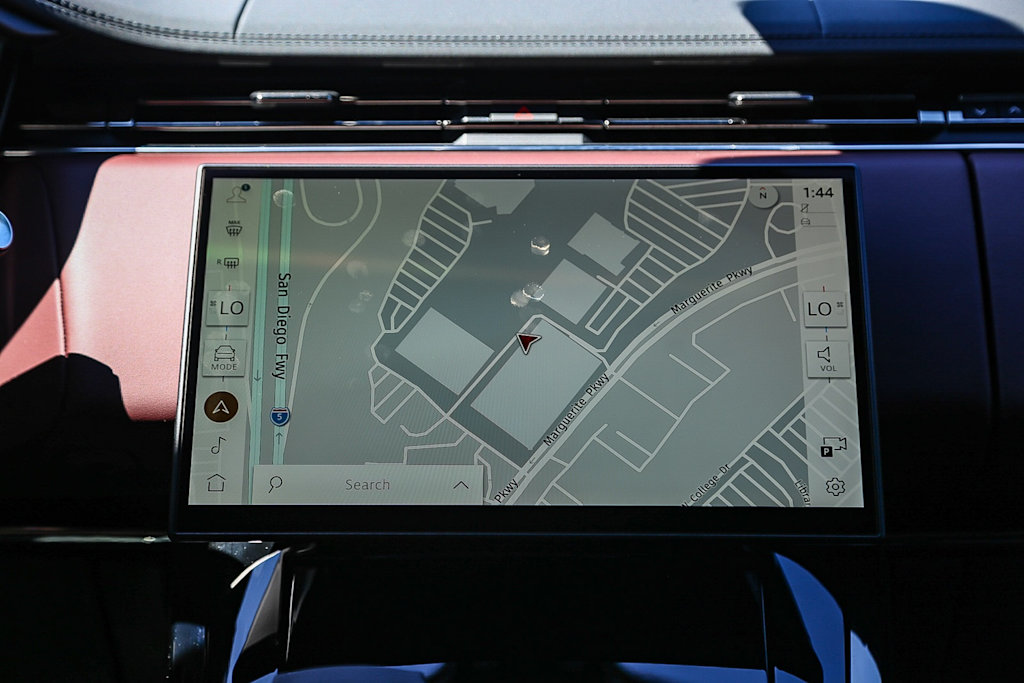 Thumbnail: 2025 Land Rover Range Rover Sport - 15