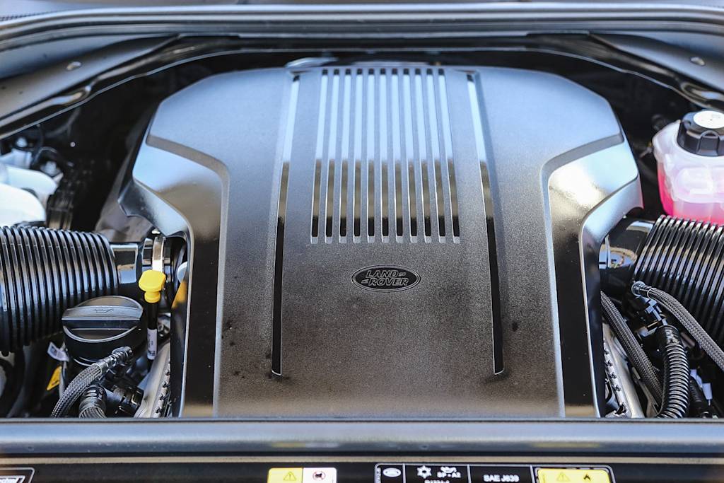 Thumbnail: 2025 Land Rover Range Rover Sport - 7