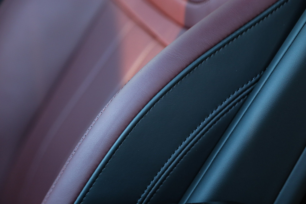 Thumbnail: 2025 Land Rover Range Rover Sport - 25