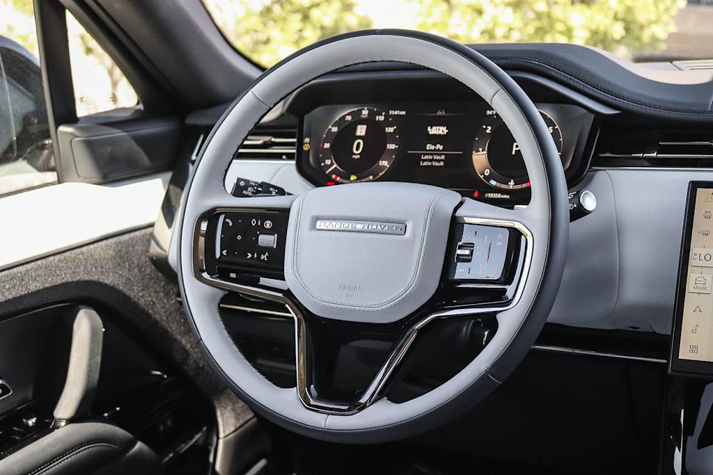 Thumbnail: 2025 Land Rover Range Rover Sport - 2