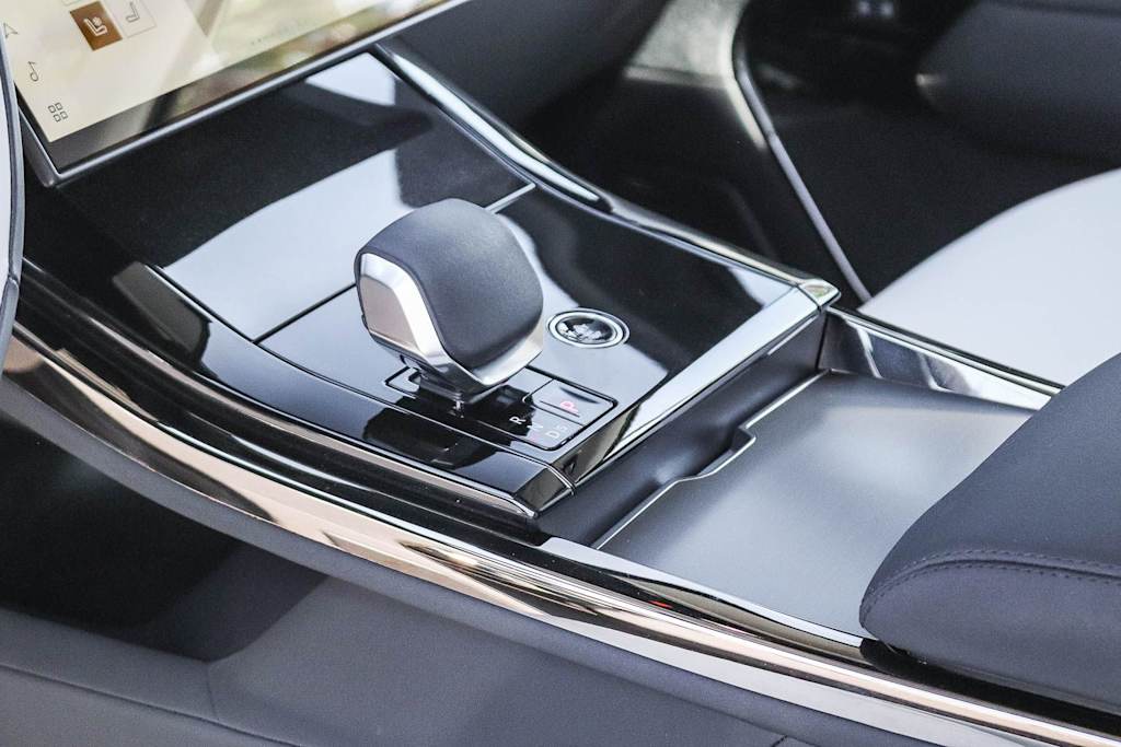 Thumbnail: 2025 Land Rover Range Rover Sport - 13