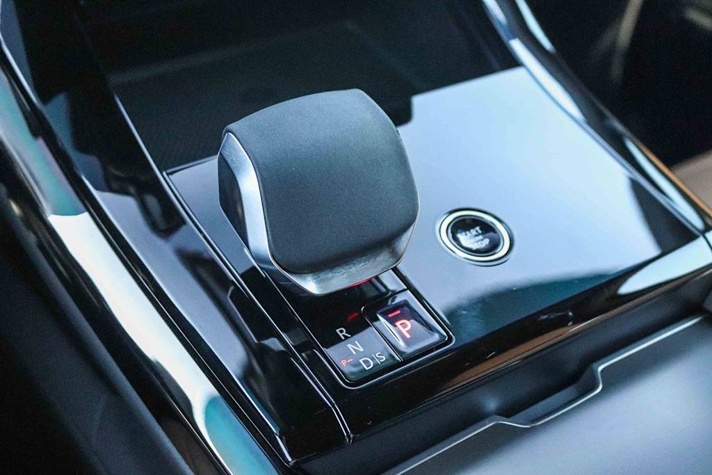 Thumbnail: 2025 Land Rover Range Rover Sport - 22