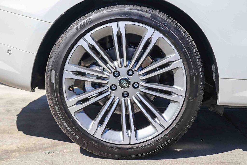 Thumbnail: 2025 Land Rover Range Rover Sport - 5