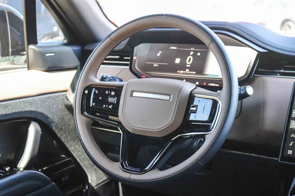 Thumbnail: 2025 Land Rover Range Rover Sport - 7