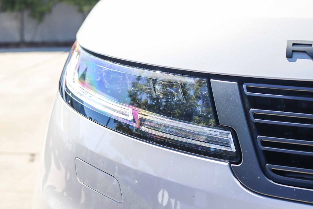 Thumbnail: 2025 Land Rover Range Rover Sport - 17