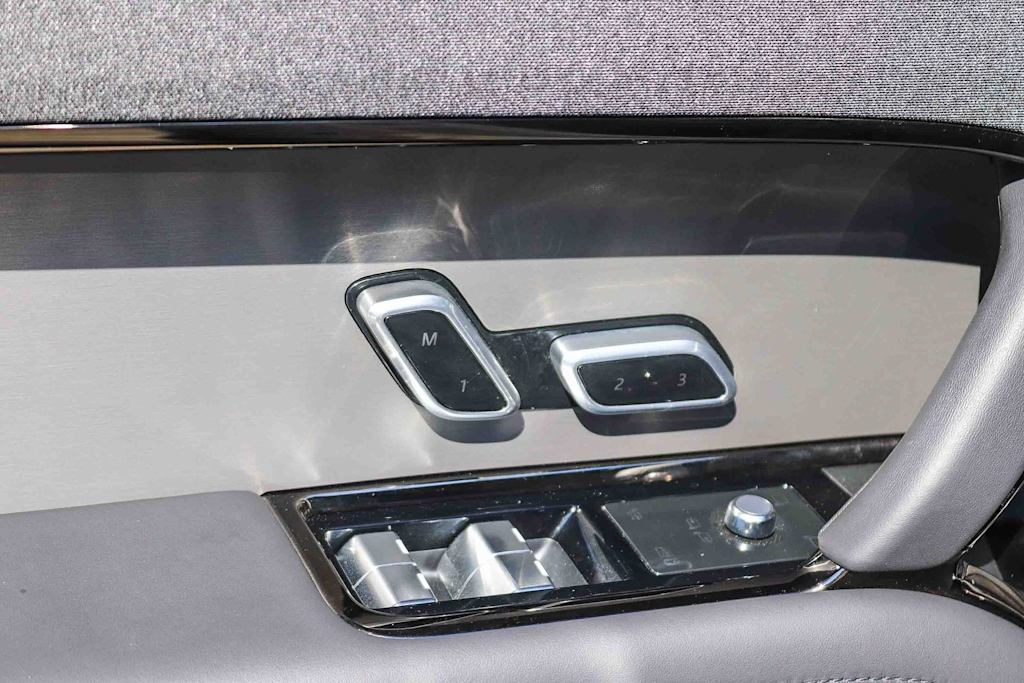 Thumbnail: 2025 Land Rover Range Rover Sport - 21
