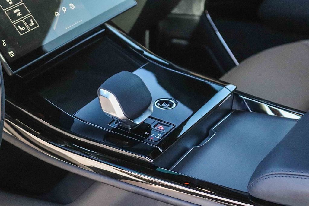 Thumbnail: 2025 Land Rover Range Rover Sport - 12