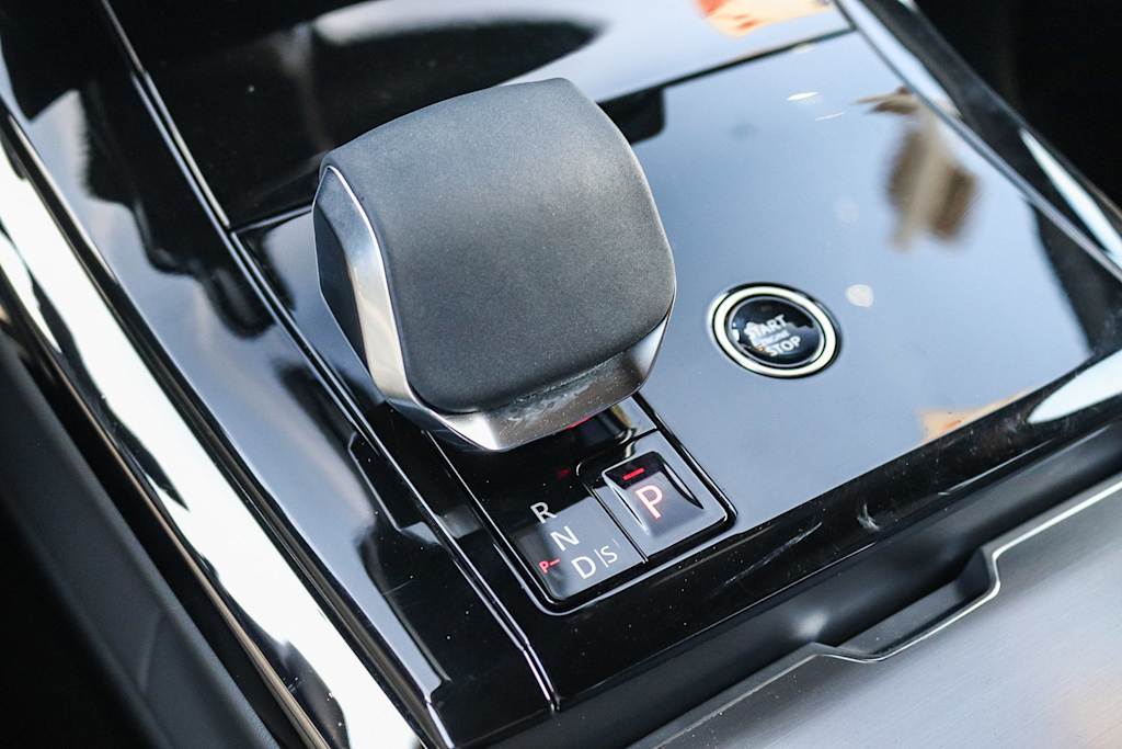 Thumbnail: 2024 Land Rover Range Rover Sport - 23