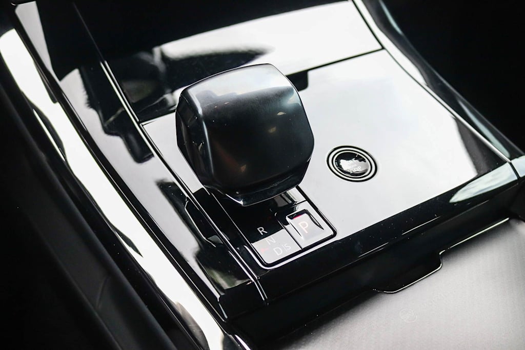 Thumbnail: 2024 Land Rover Range Rover Sport - 24