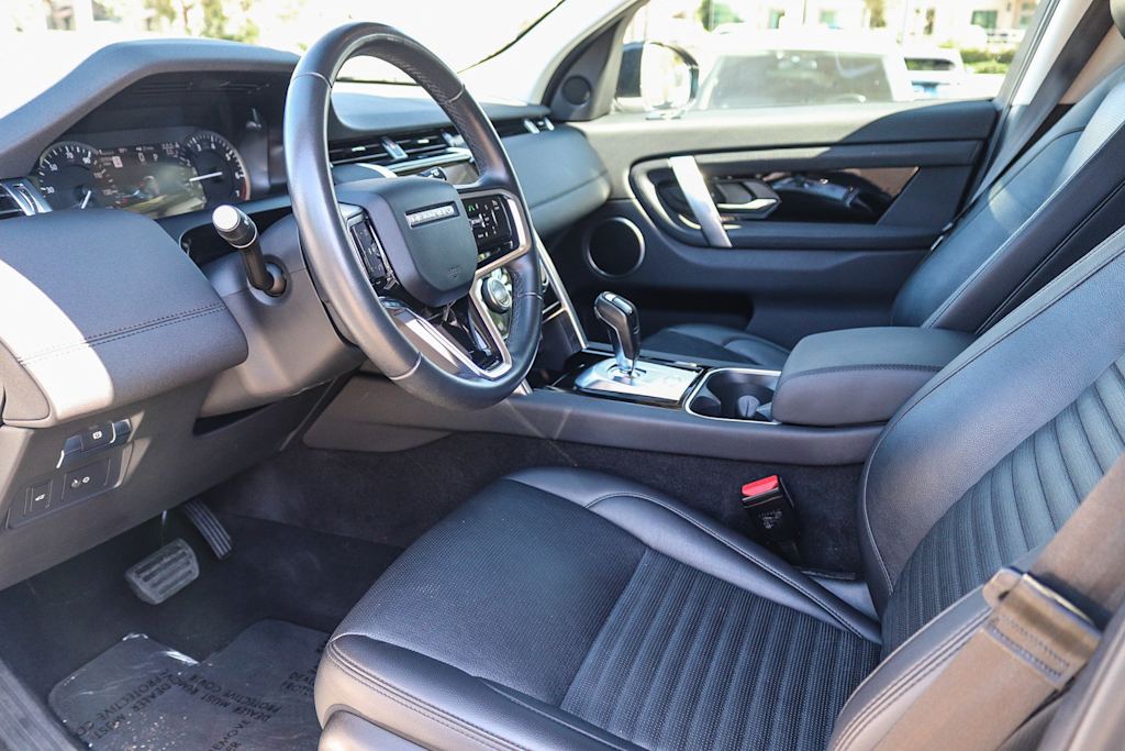 Thumbnail: 2023 Land Rover Discovery Sport - 10