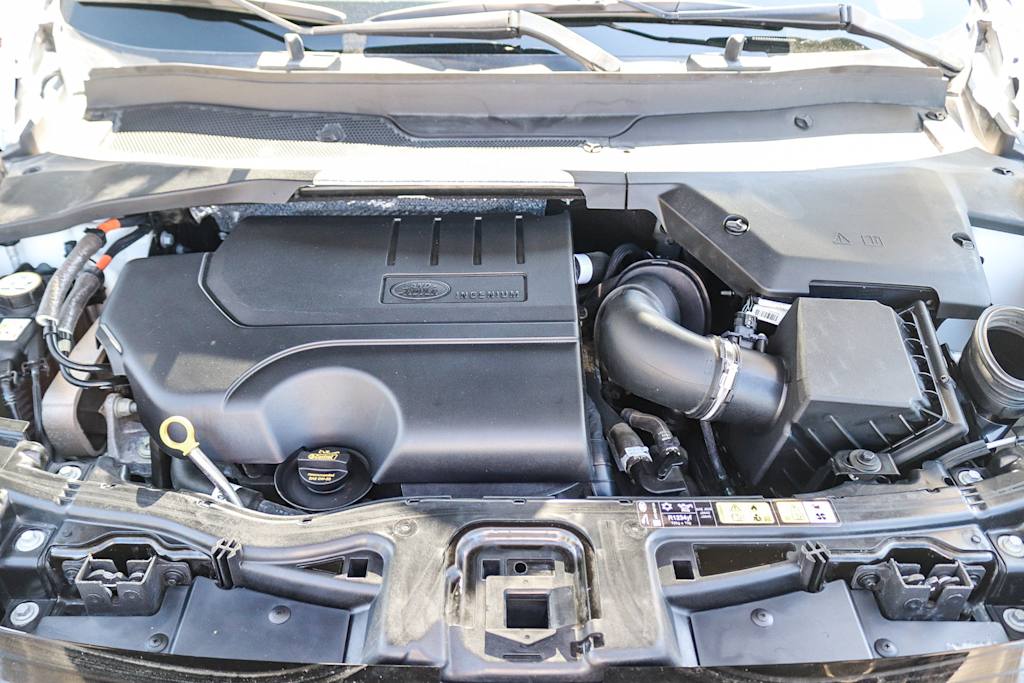 Thumbnail: 2023 Land Rover Discovery Sport - 8