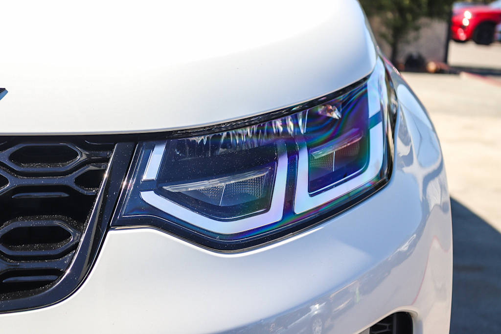 Thumbnail: 2023 Land Rover Discovery Sport - 21