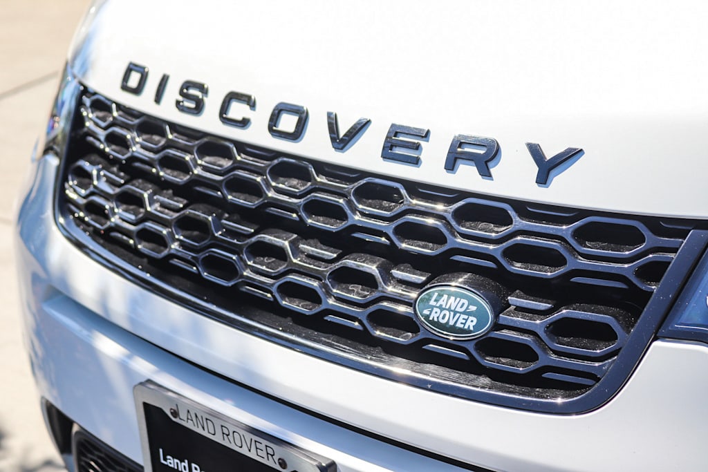 Thumbnail: 2023 Land Rover Discovery Sport - 22