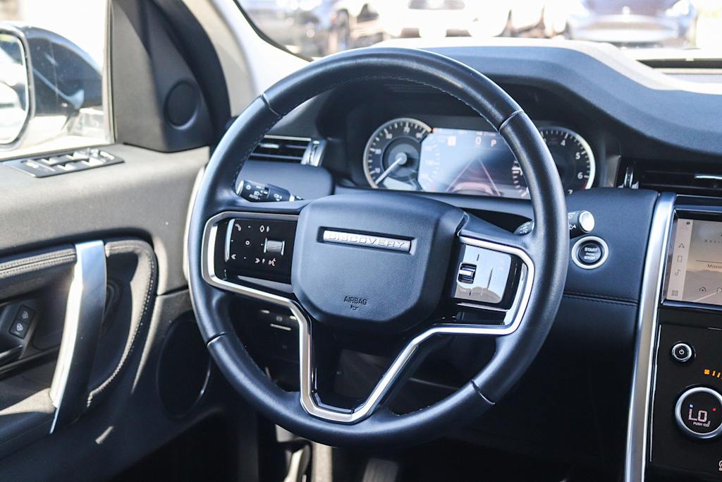 Thumbnail: 2023 Land Rover Discovery Sport - 9