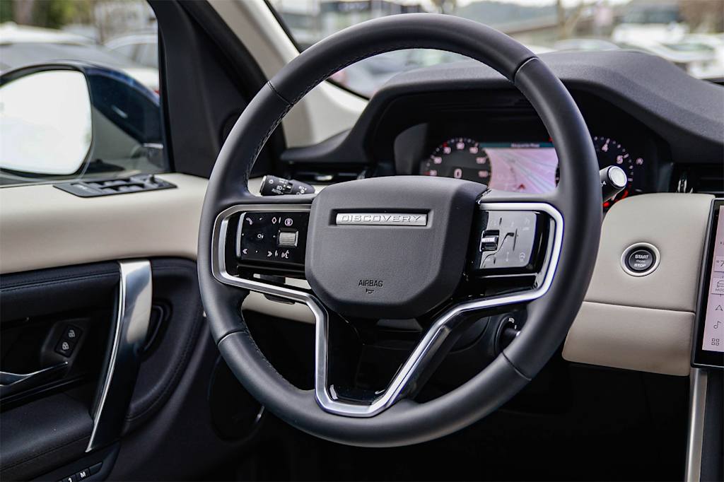 Thumbnail: 2025 Land Rover Discovery Sport - 8