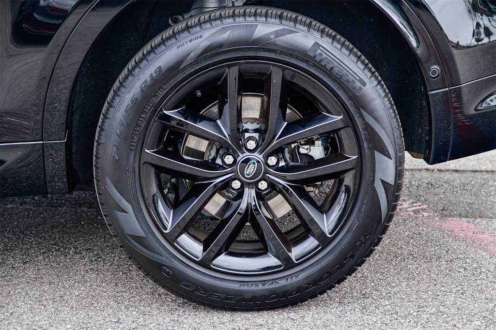 Thumbnail: 2025 Land Rover Discovery Sport - 6