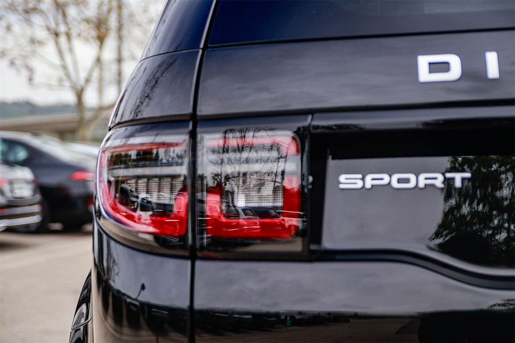 Thumbnail: 2025 Land Rover Discovery Sport - 21