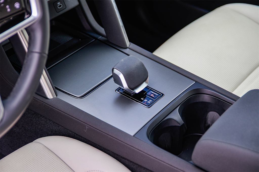 Thumbnail: 2025 Land Rover Discovery Sport - 13