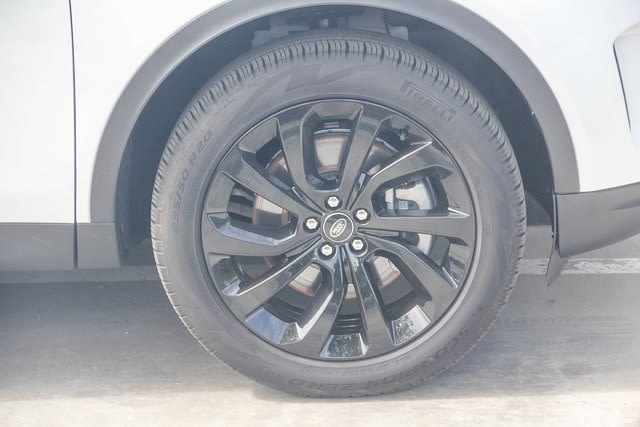 2023 Land Rover Discovery Sport SE 7