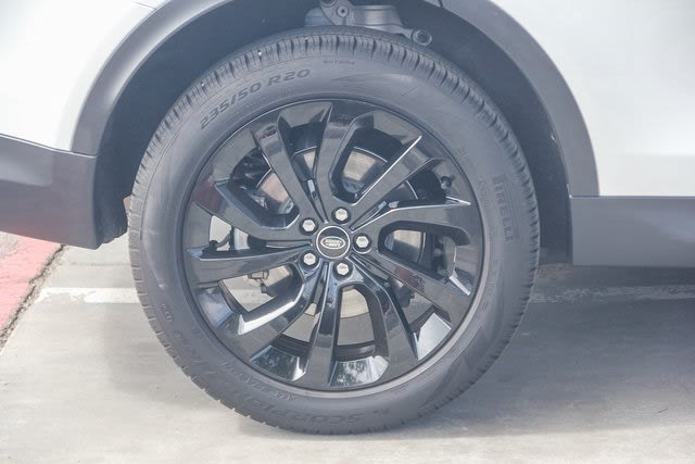 2023 Land Rover Discovery Sport SE 22
