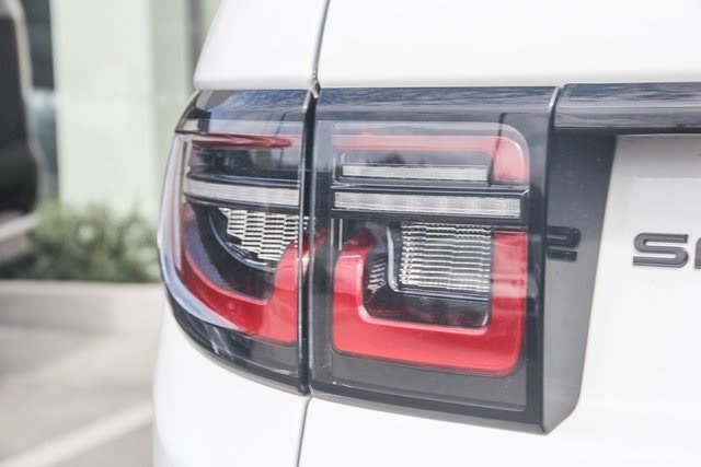 2023 Land Rover Discovery Sport SE 20