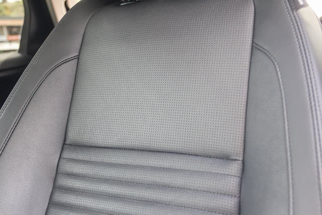 2023 Land Rover Discovery Sport SE 28