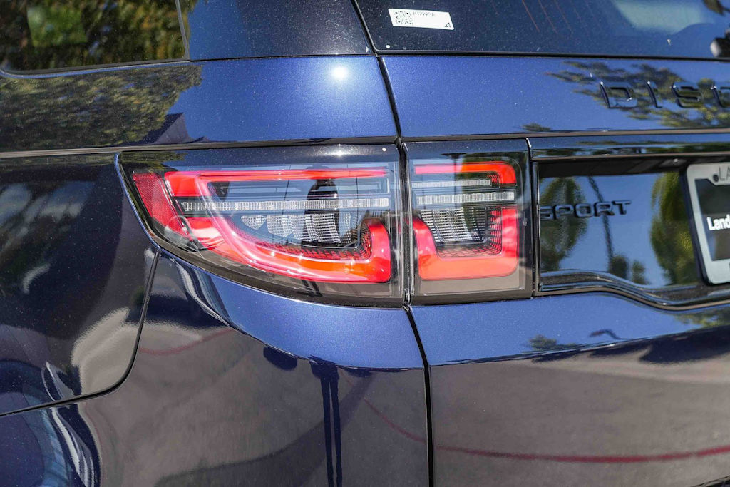 Thumbnail: 2023 Land Rover Discovery Sport - 19