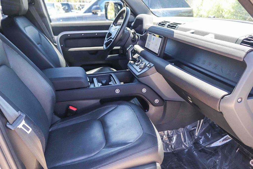 Thumbnail: 2023 Land Rover Defender - 10