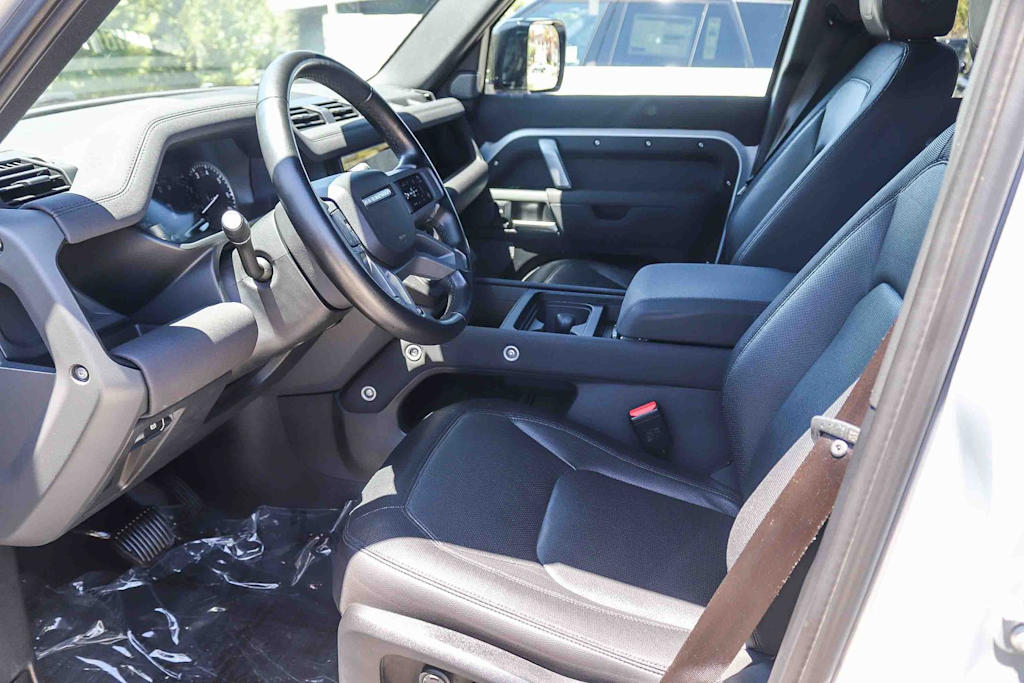 Thumbnail: 2023 Land Rover Defender - 11