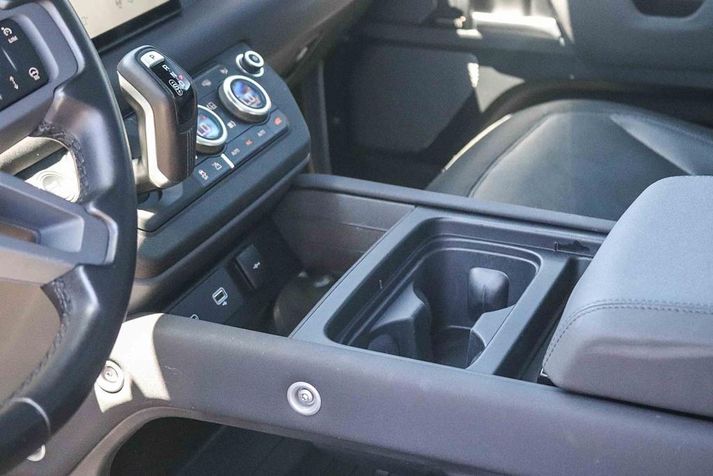 Thumbnail: 2023 Land Rover Defender - 14