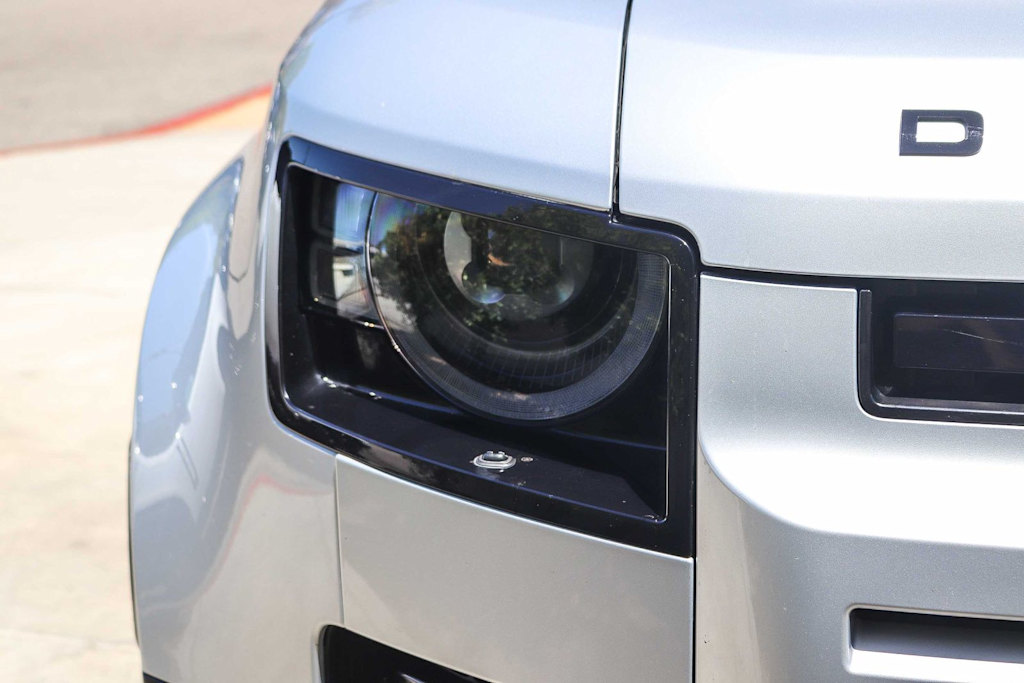Thumbnail: 2023 Land Rover Defender - 21