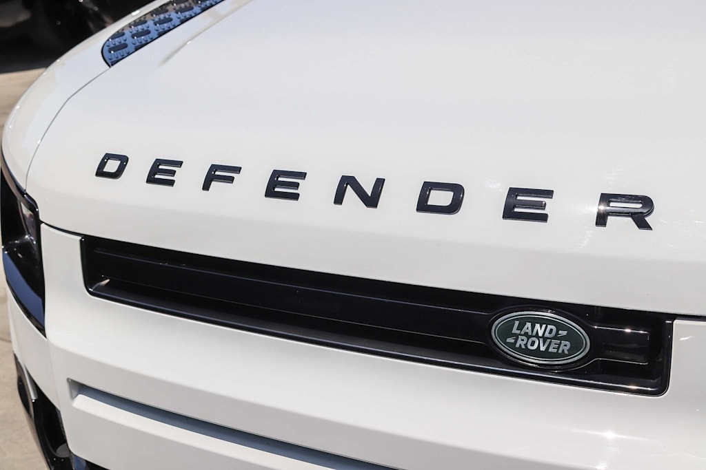 Thumbnail: 2025 Land Rover Defender - 5
