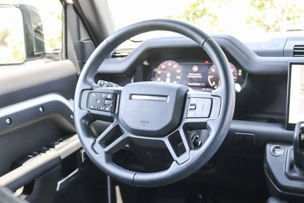 Thumbnail: 2025 Land Rover Defender - 8