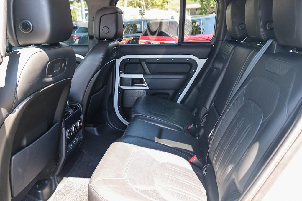 Thumbnail: 2020 Land Rover Defender - 11