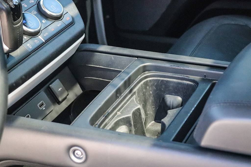 Thumbnail: 2020 Land Rover Defender - 24