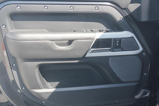 2020 Land Rover Defender 110 24