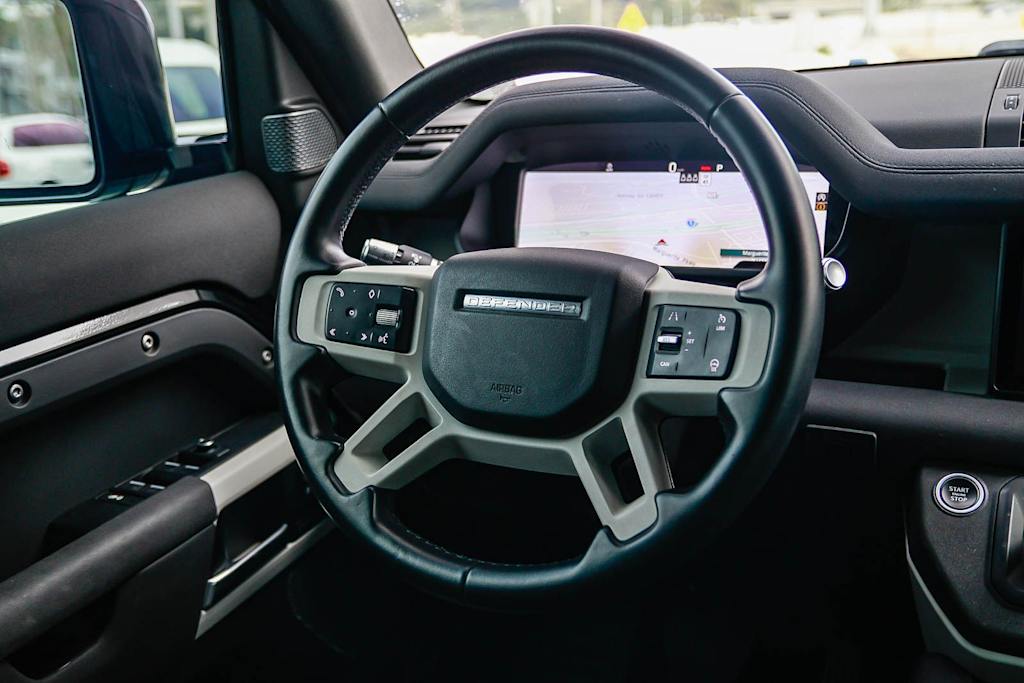 Thumbnail: 2020 Land Rover Defender - 8