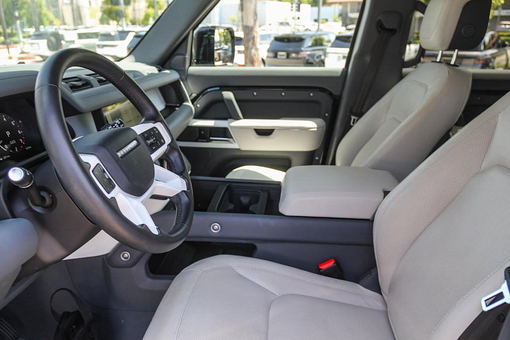Thumbnail: 2024 Land Rover Defender - 10