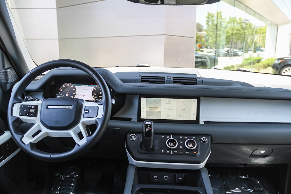 Thumbnail: 2024 Land Rover Defender - 2