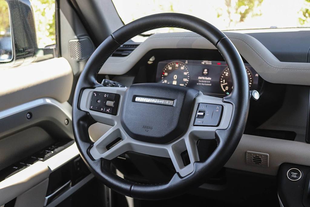 Thumbnail: 2023 Land Rover Defender - 9