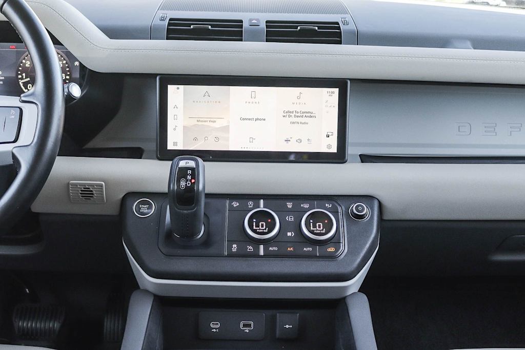 Thumbnail: 2023 Land Rover Defender - 20
