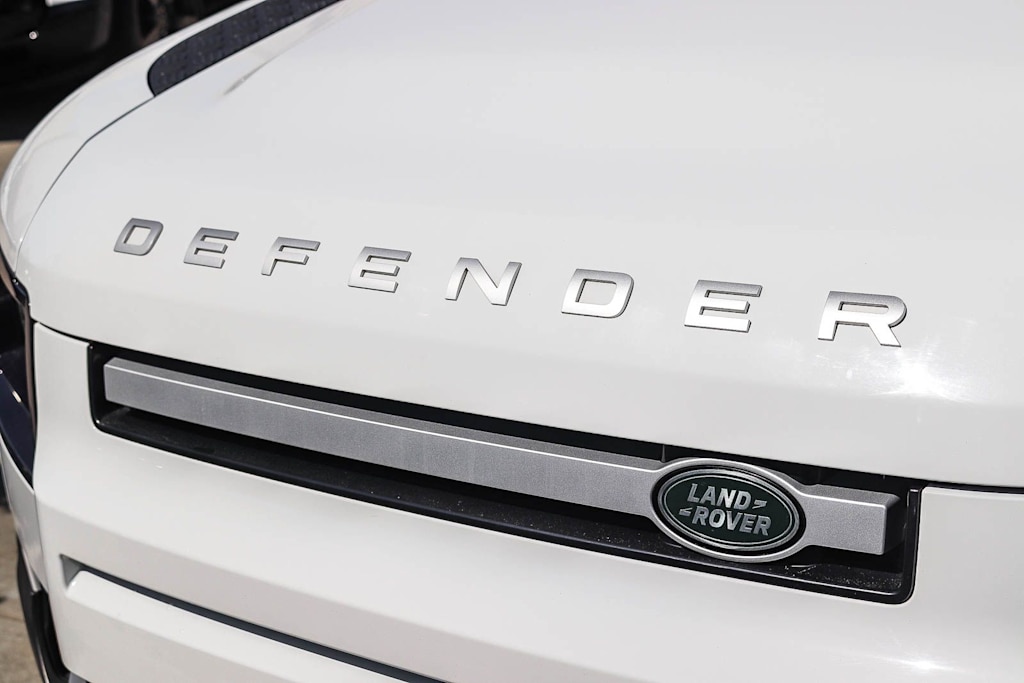 Thumbnail: 2023 Land Rover Defender - 6