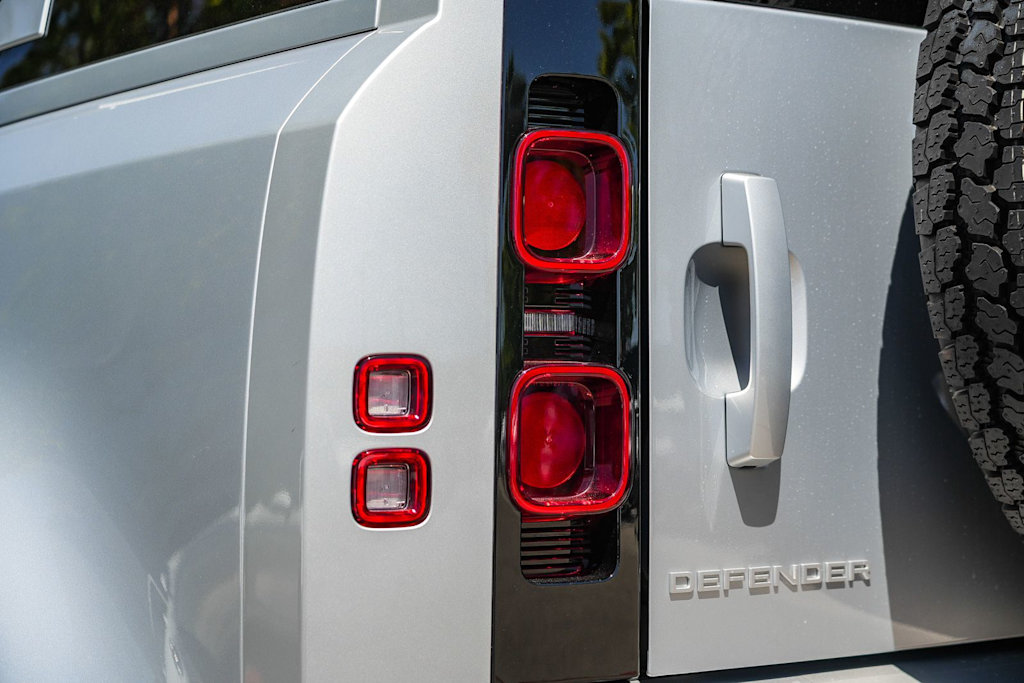 Thumbnail: 2024 Land Rover Defender - 19