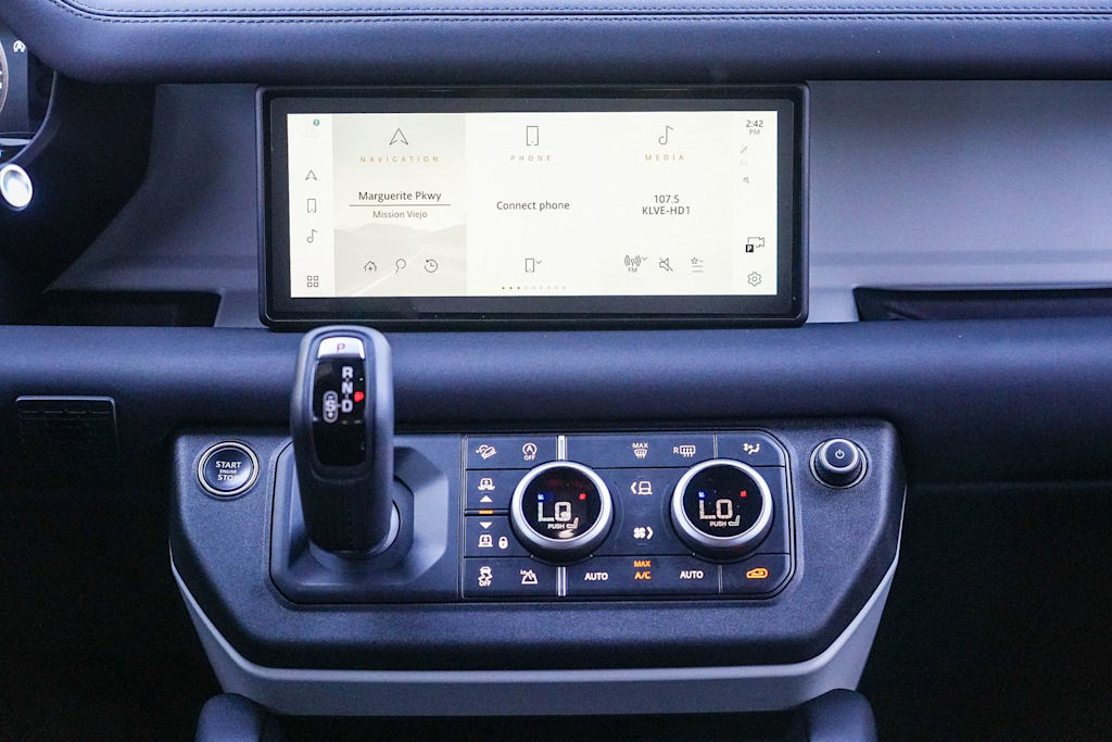 Thumbnail: 2024 Land Rover Defender - 22