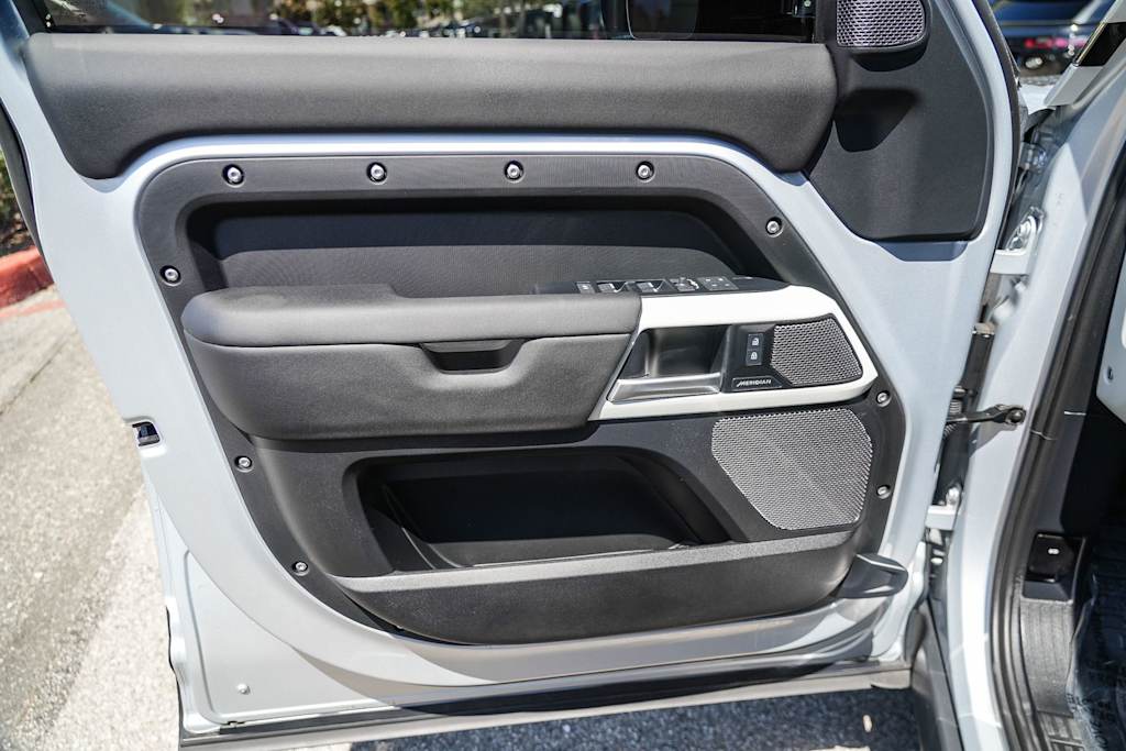 Thumbnail: 2024 Land Rover Defender - 25